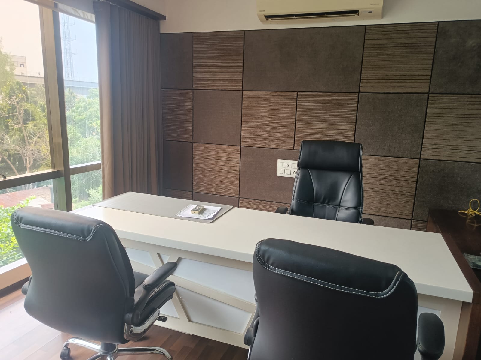 OFFICE 920 Sq.FT Commercial Office for Rent in Thaltej Ahmedabad - Media 7