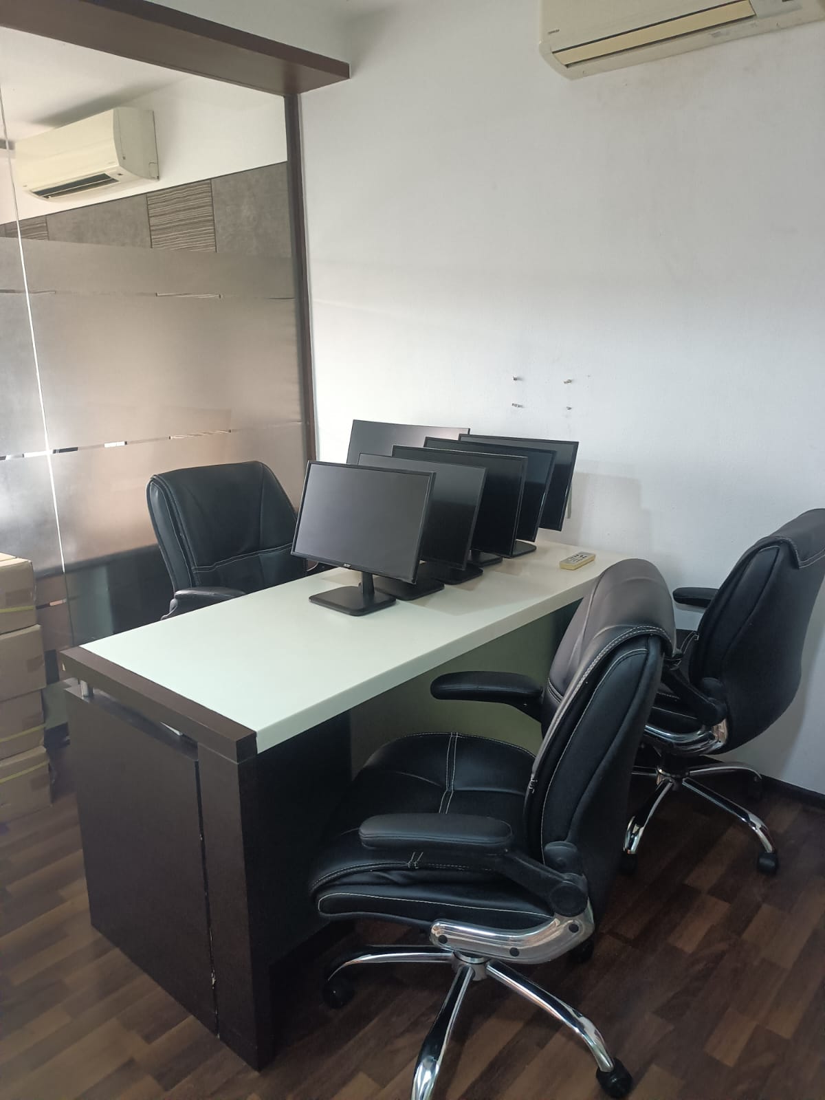 OFFICE 920 Sq.FT Commercial Office for Rent in Thaltej Ahmedabad - Media 8