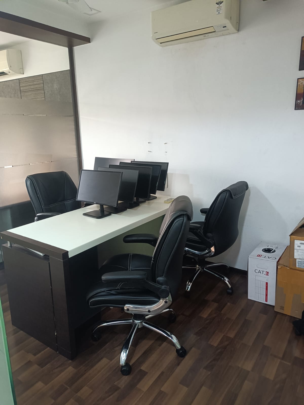 OFFICE 920 Sq.FT Commercial Office for Rent in Thaltej Ahmedabad - Media 10