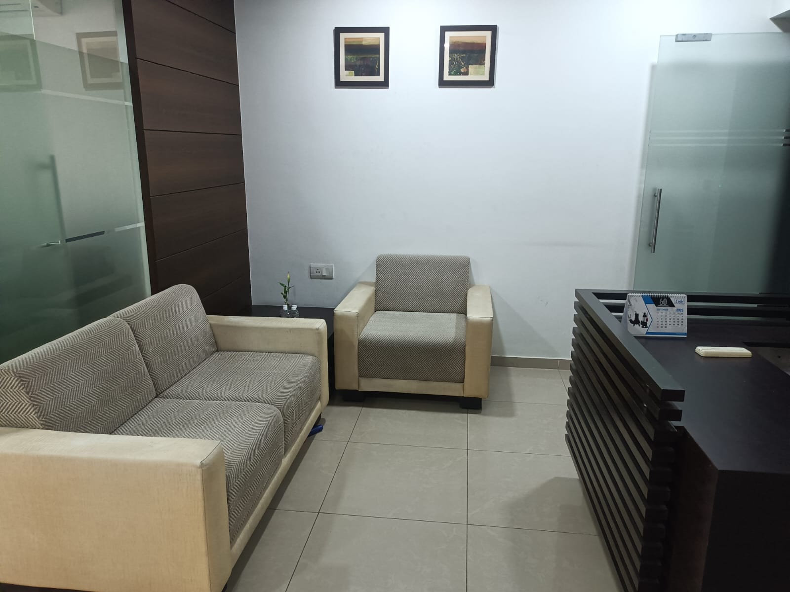 OFFICE 920 Sq.FT Commercial Office for Rent in Thaltej Ahmedabad - Media 12