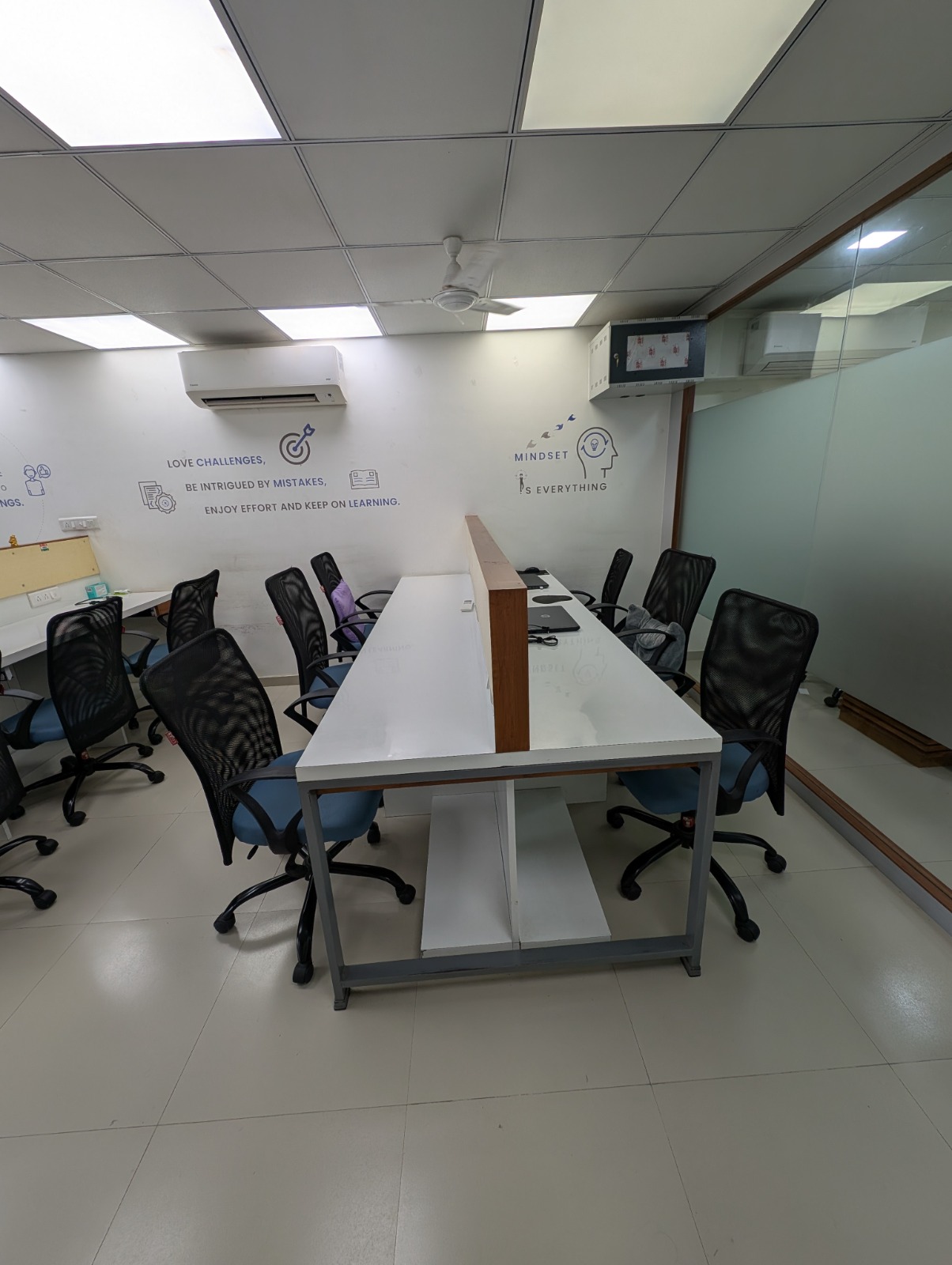 OFFICE 915 Sq.FT Commercial Office for Rent in Ambli-bopal Road Ahmedabad - Media 3