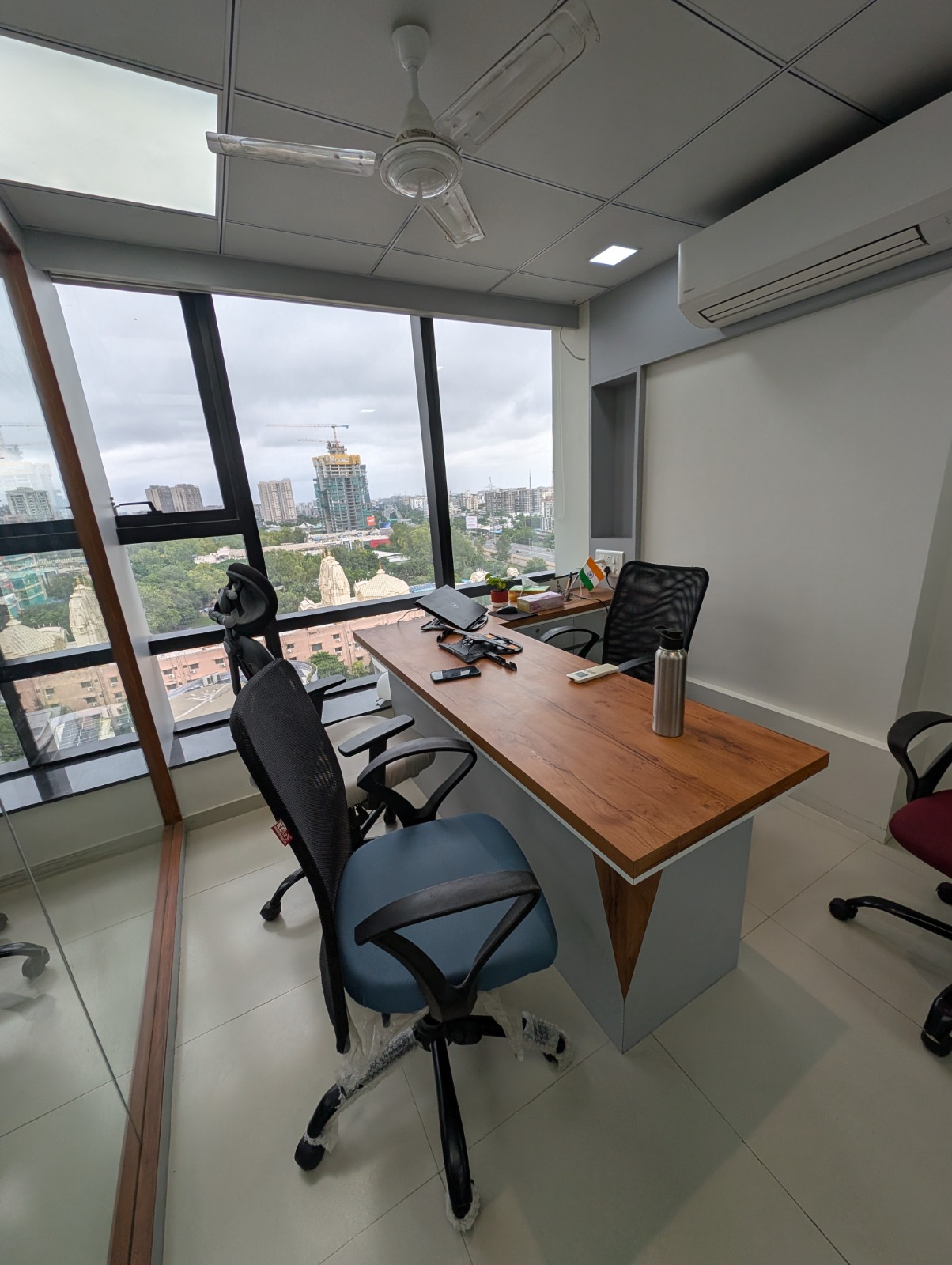 OFFICE 915 Sq.FT Commercial Office for Rent in Ambli-bopal Road Ahmedabad - Media 4