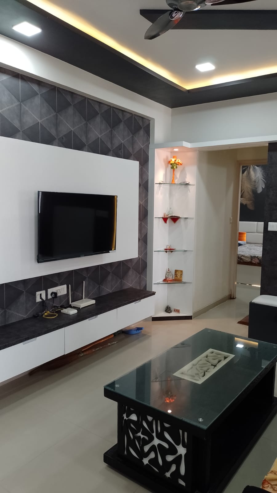 2 BHK 903 Sq.FT Residential Flat for Sell in Vaishnodevi Circle Ahmedabad - Media 4
