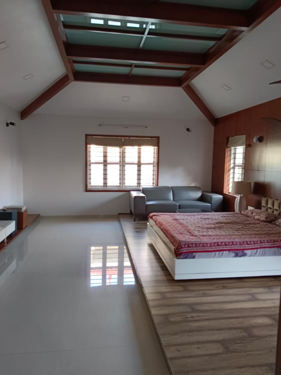 5 BHK 610 Sq.YRD Residential Bunglow for Sell in Thaltej Ahmedabad