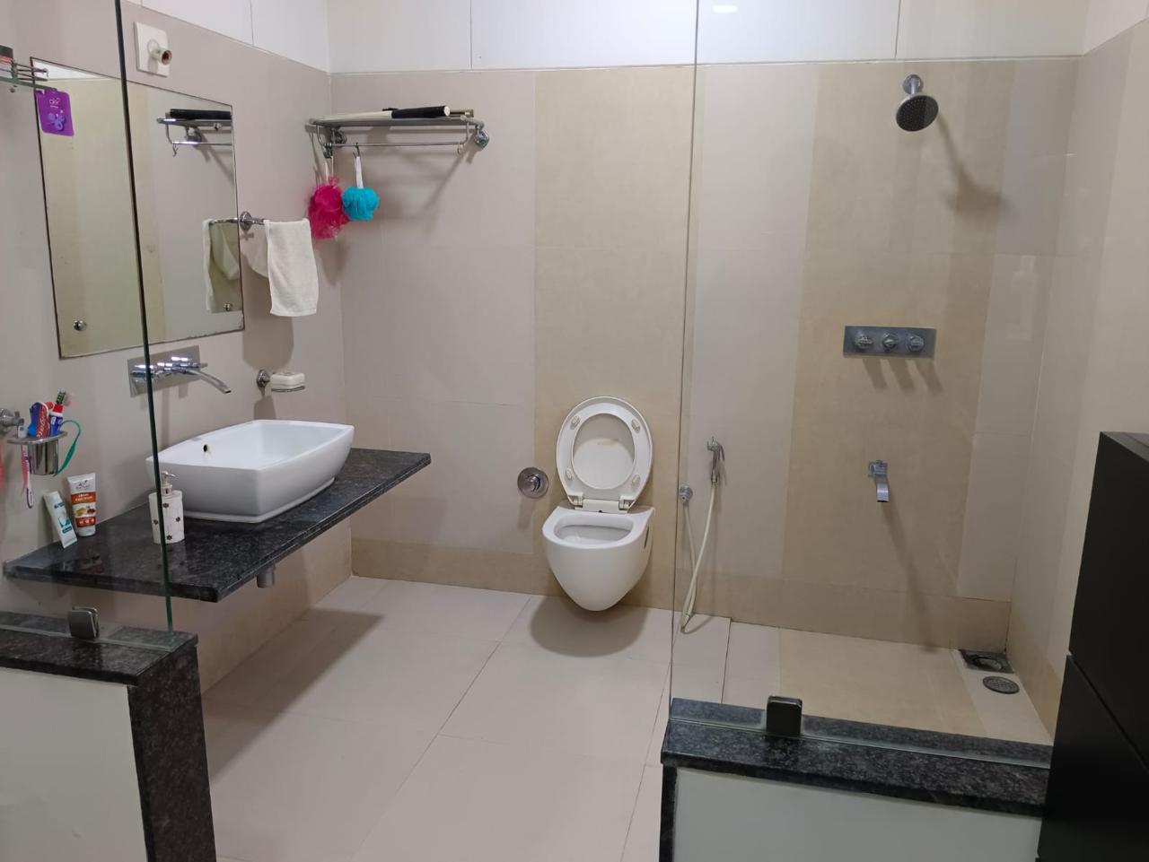 5 BHK 610 Sq.YRD Residential Bunglow for Sell in Thaltej Ahmedabad - Media 5