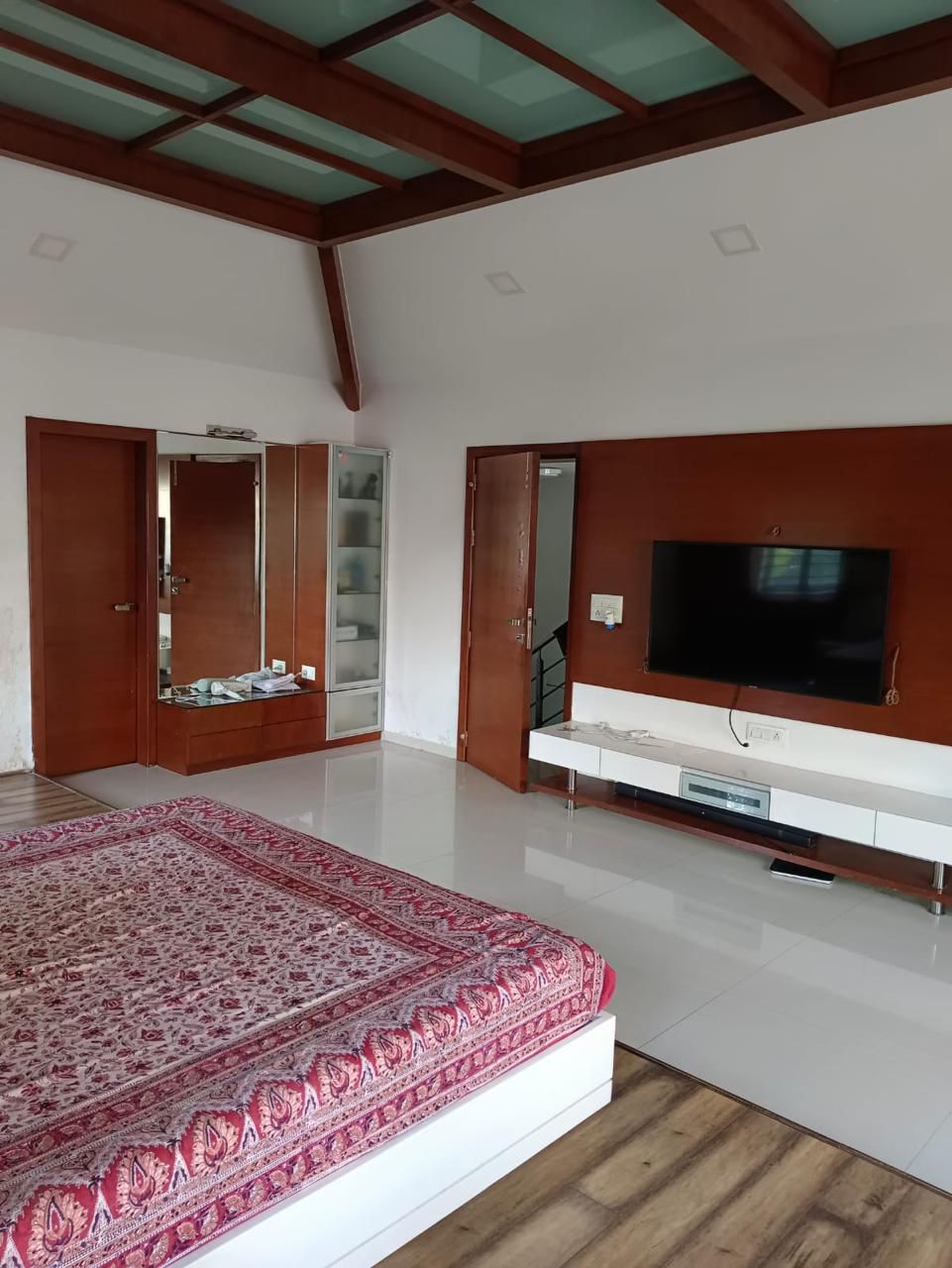 5 BHK 610 Sq.YRD Residential Bunglow for Sell in Thaltej Ahmedabad - Media 2