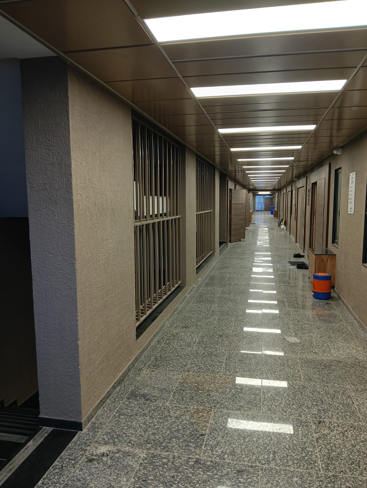 OFFICE 885 Sq.FT Commercial Office for Rent in Sg Highway Ahmedabad