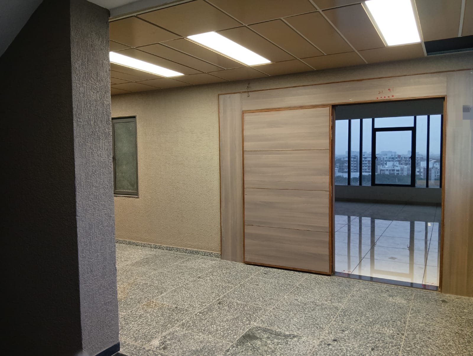 OFFICE 885 Sq.FT Commercial Office for Rent in Sg Highway Ahmedabad - Media 12