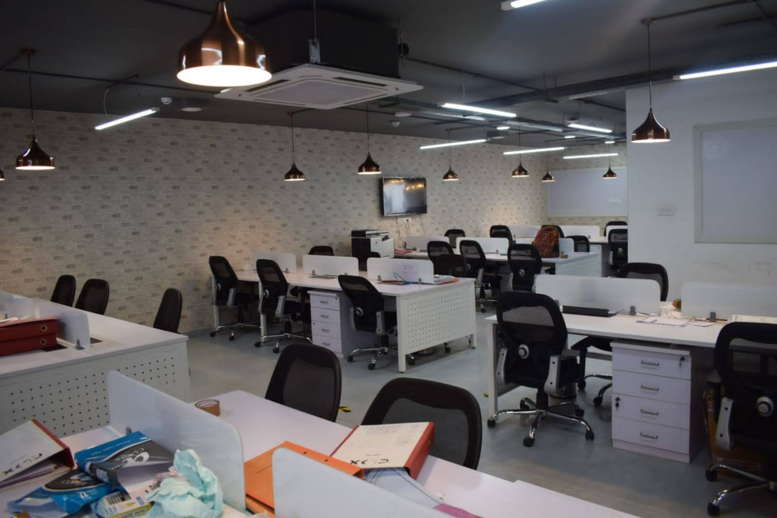 OFFICE 3700 Sq.FT Commercial Office for Rent in Ellisbridge Ahmedabad - Media 18