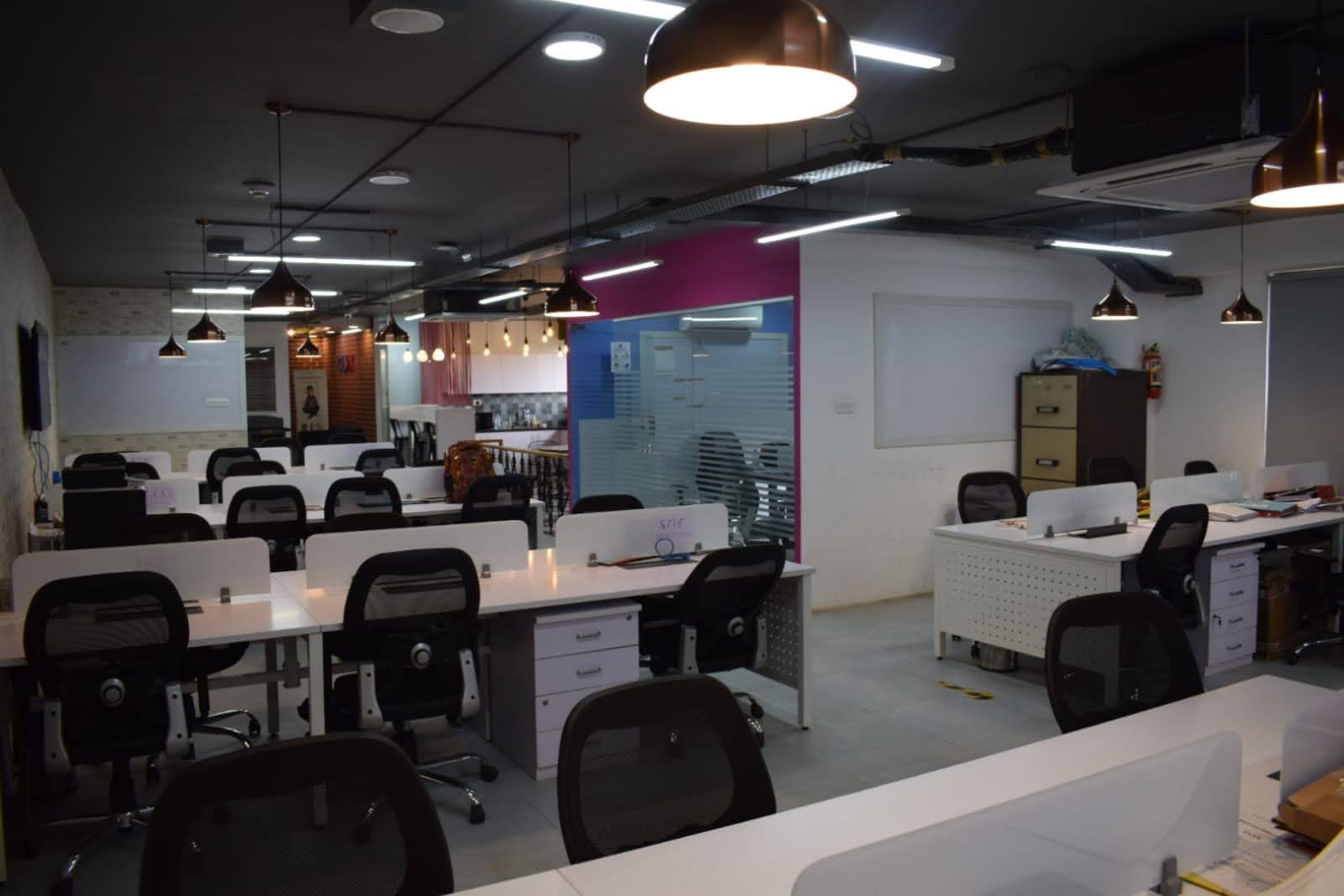 OFFICE 3700 Sq.FT Commercial Office for Rent in Ellisbridge Ahmedabad - Media 10