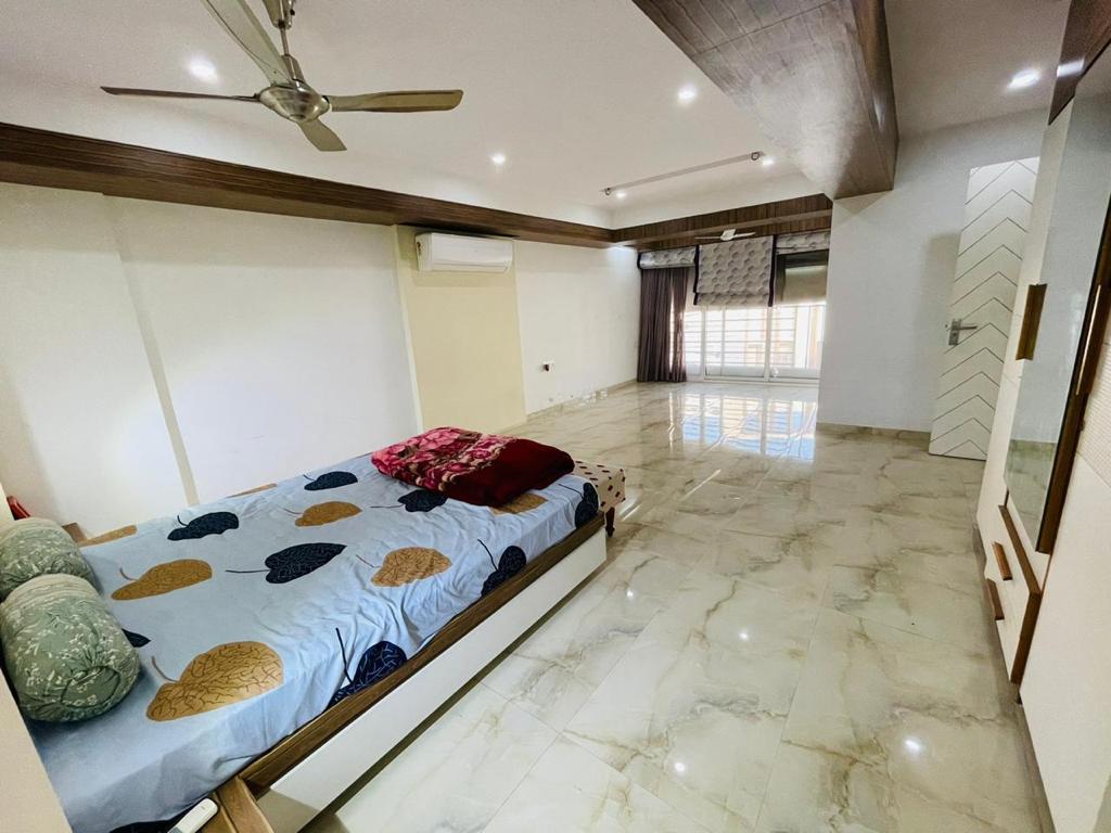 3 BHK 410 Sq.YRD Residential Penthouse for Sell in Science City Road Ahmedabad - Media 17