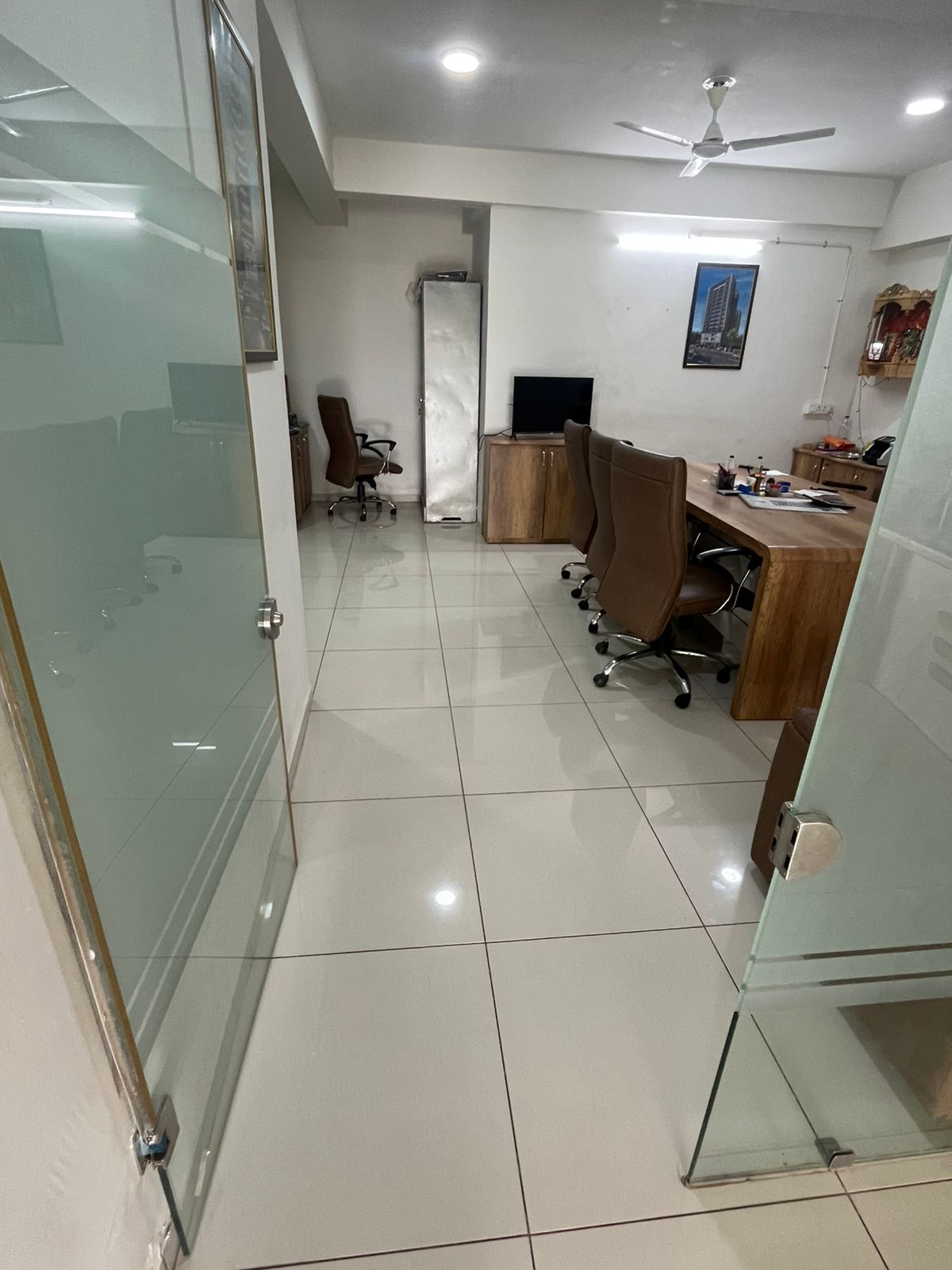 FIRST FLOOR 1354 Sq.FT Showroom First Floor for Sell in Bhadaj Ahmedabad - Media 5