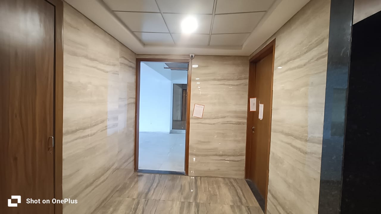 OFFICE 2400 Sq.FT Commercial Office for Sell in Sindhubhavan Road Ahmedabad - Media 5