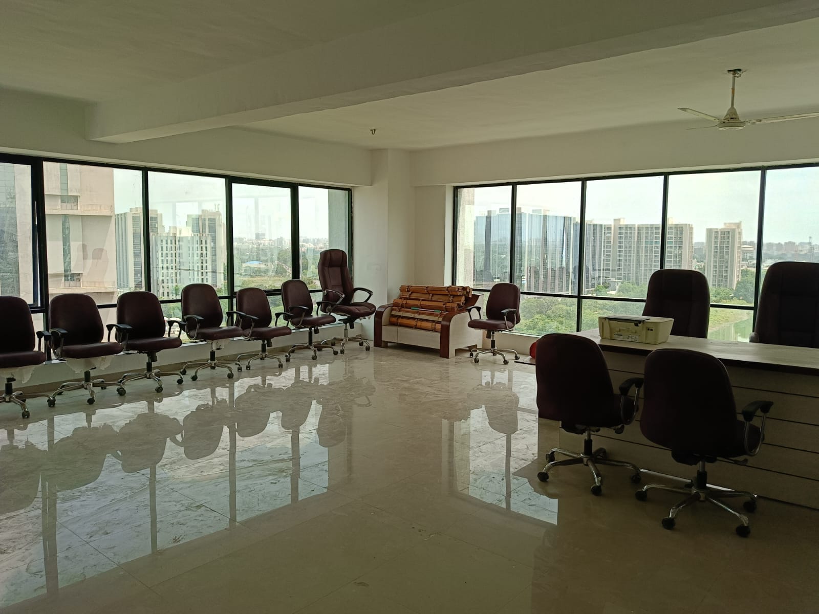 OFFICE 1014 Sq.FT Commercial Office for Sell in Makarba Ahmedabad - Media 3
