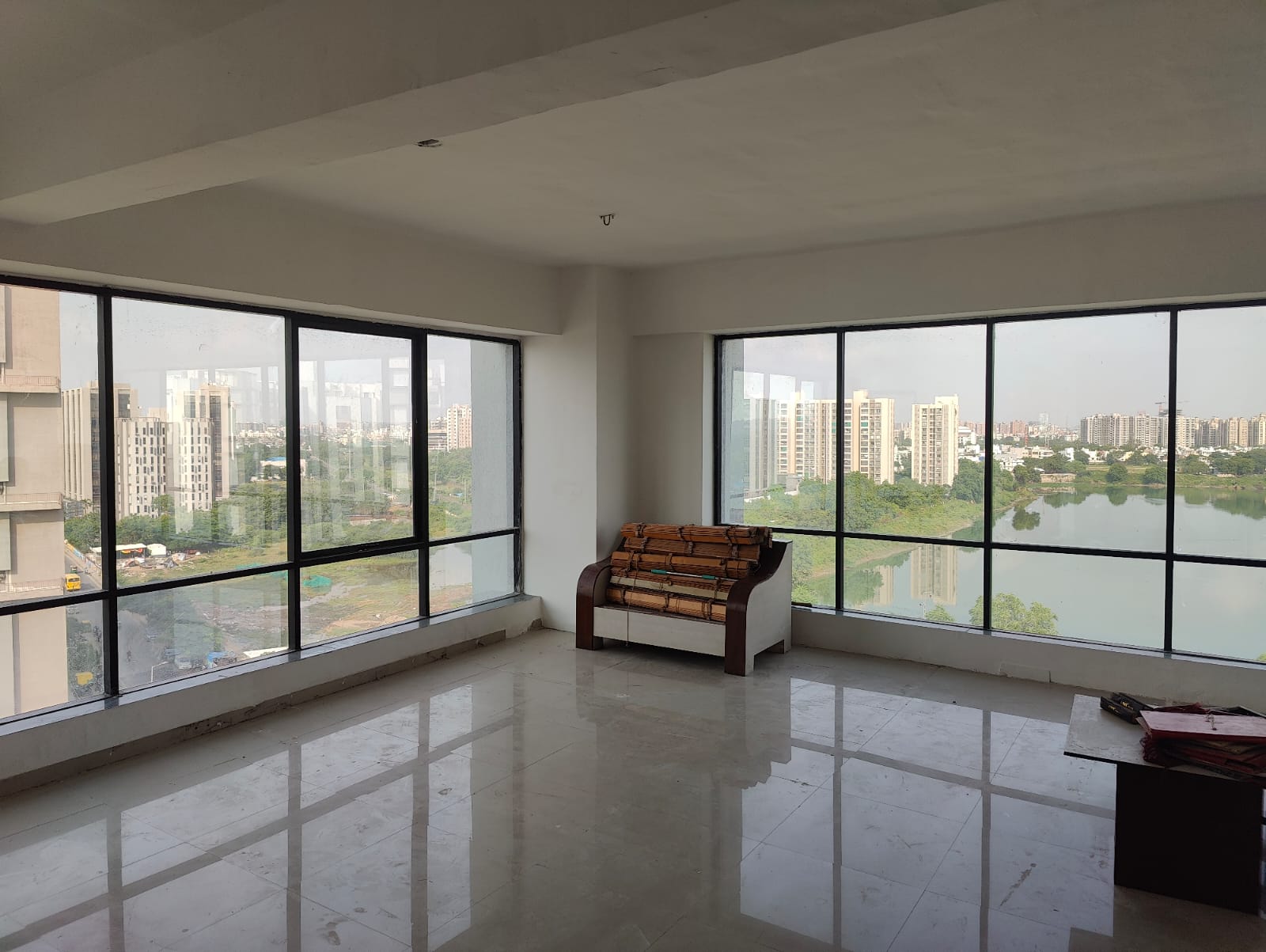 OFFICE 1014 Sq.FT Commercial Office for Sell in Makarba Ahmedabad - Media 4