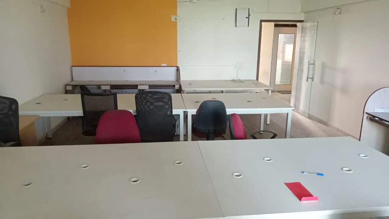 OFFICE 911 Sq.FT Commercial Office for Rent in Hebatpur Road Ahmedabad - Media 5