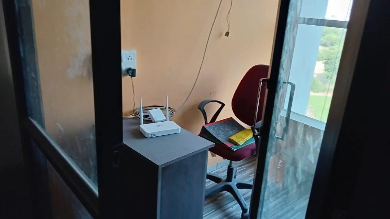 OFFICE 911 Sq.FT Commercial Office for Rent in Hebatpur Road Ahmedabad - Media 2