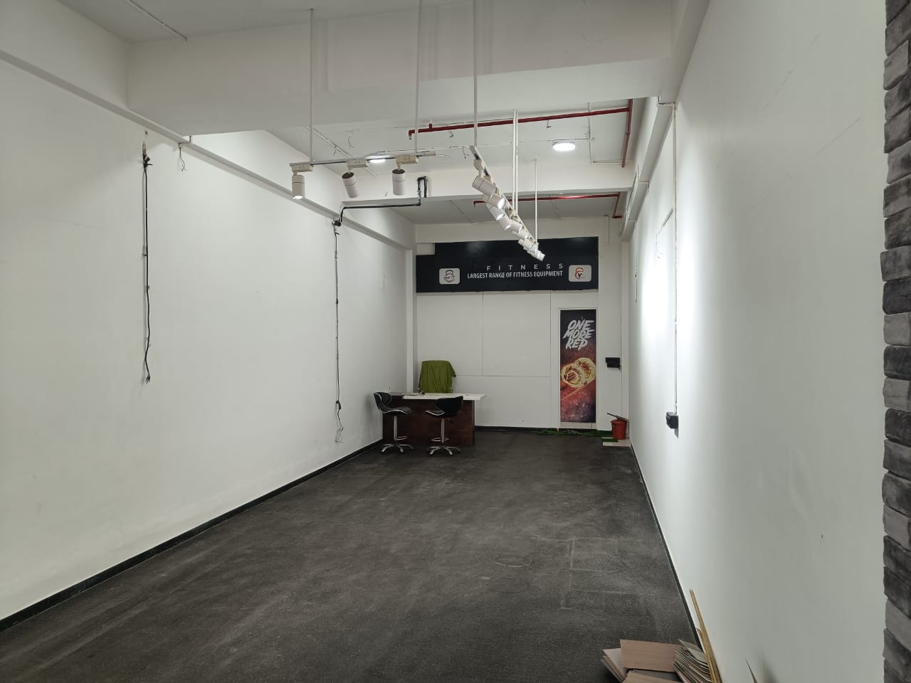 GROUND FLOOR 1000 Sq.FT Showroom Ground Floor for Rent in Gota Ahmedabad