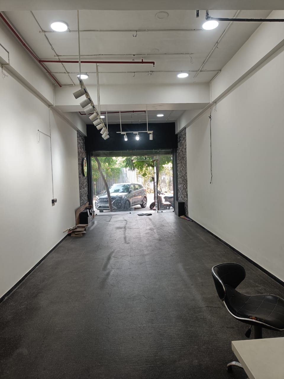 GROUND FLOOR 1000 Sq.FT Showroom Ground Floor for Rent in Gota Ahmedabad - Media 4