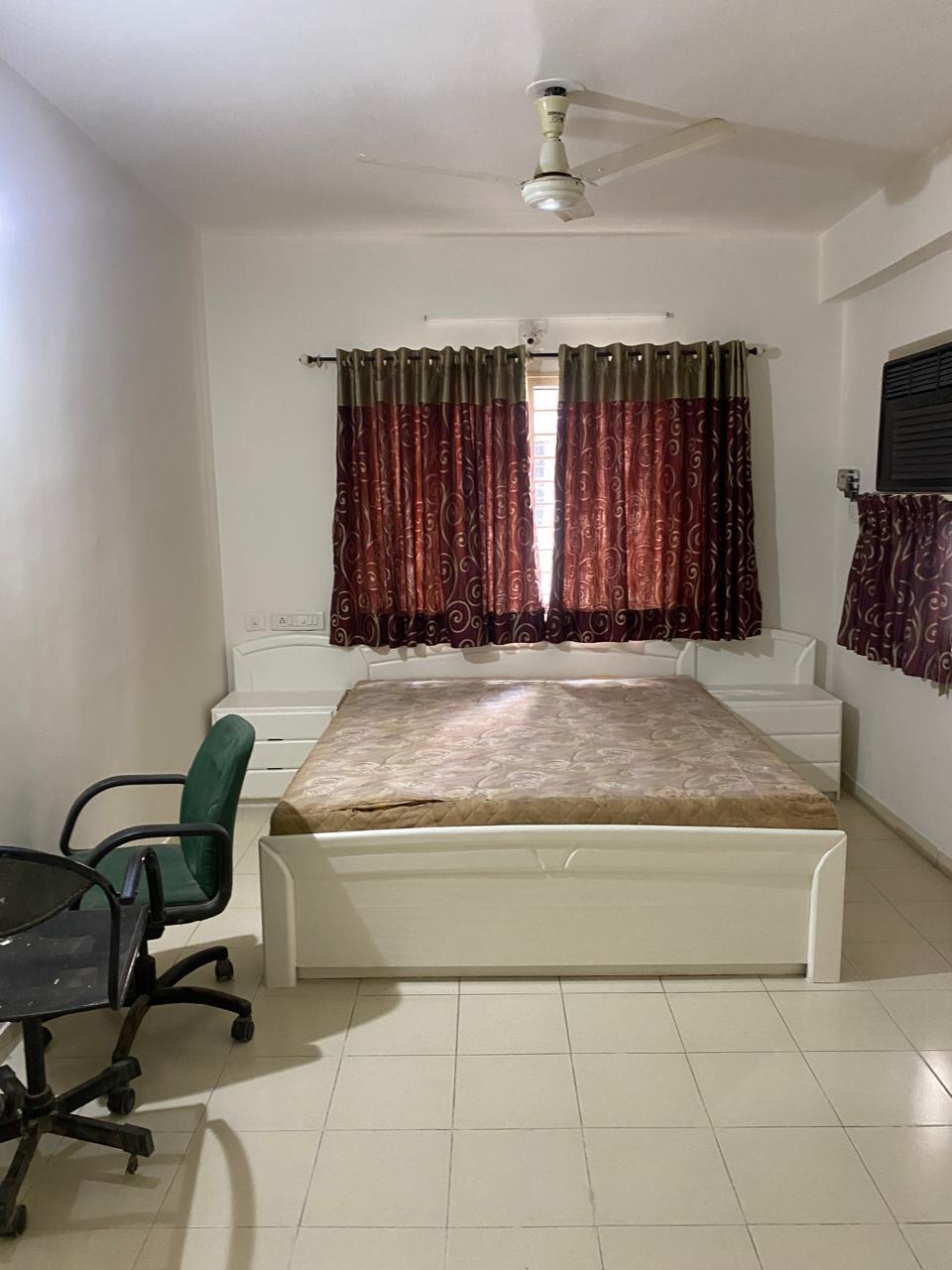 4 BHK 2790 Sq.FT Residential Flat for Rent in Bodakdev Ahmedabad - Media 15