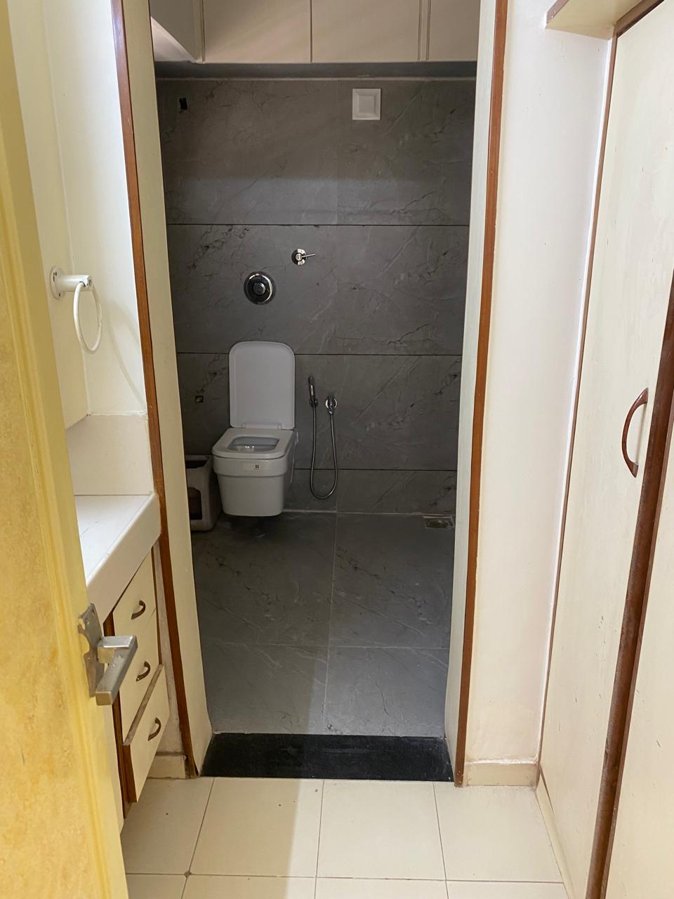 4 BHK 2790 Sq.FT Residential Flat for Rent in Bodakdev Ahmedabad - Media 19