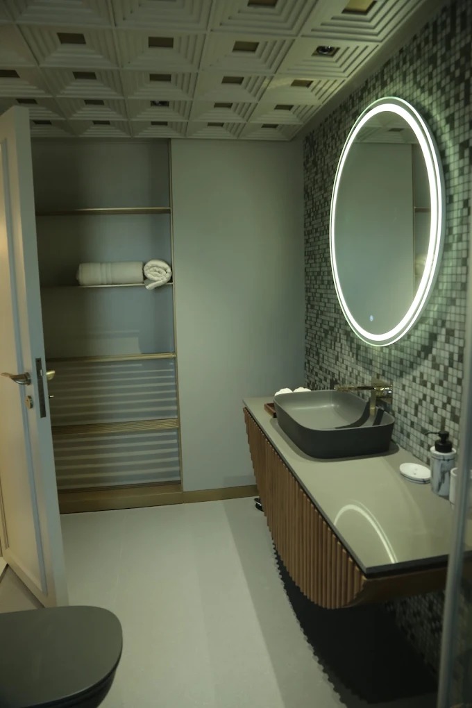 4 BHK 3967 Sq.FT Residential Flat for Sell in Sindhubhavan Road Ahmedabad - Media 3
