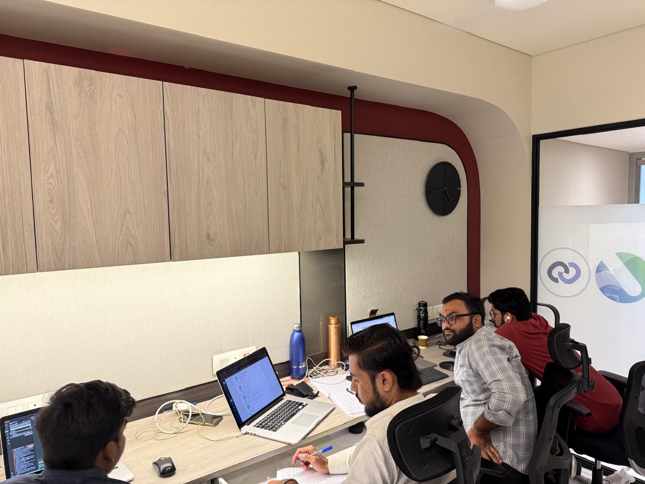 OFFICE 778 Sq.FT Commercial Office for Rent in Sindhubhavan Road Ahmedabad - Media 2