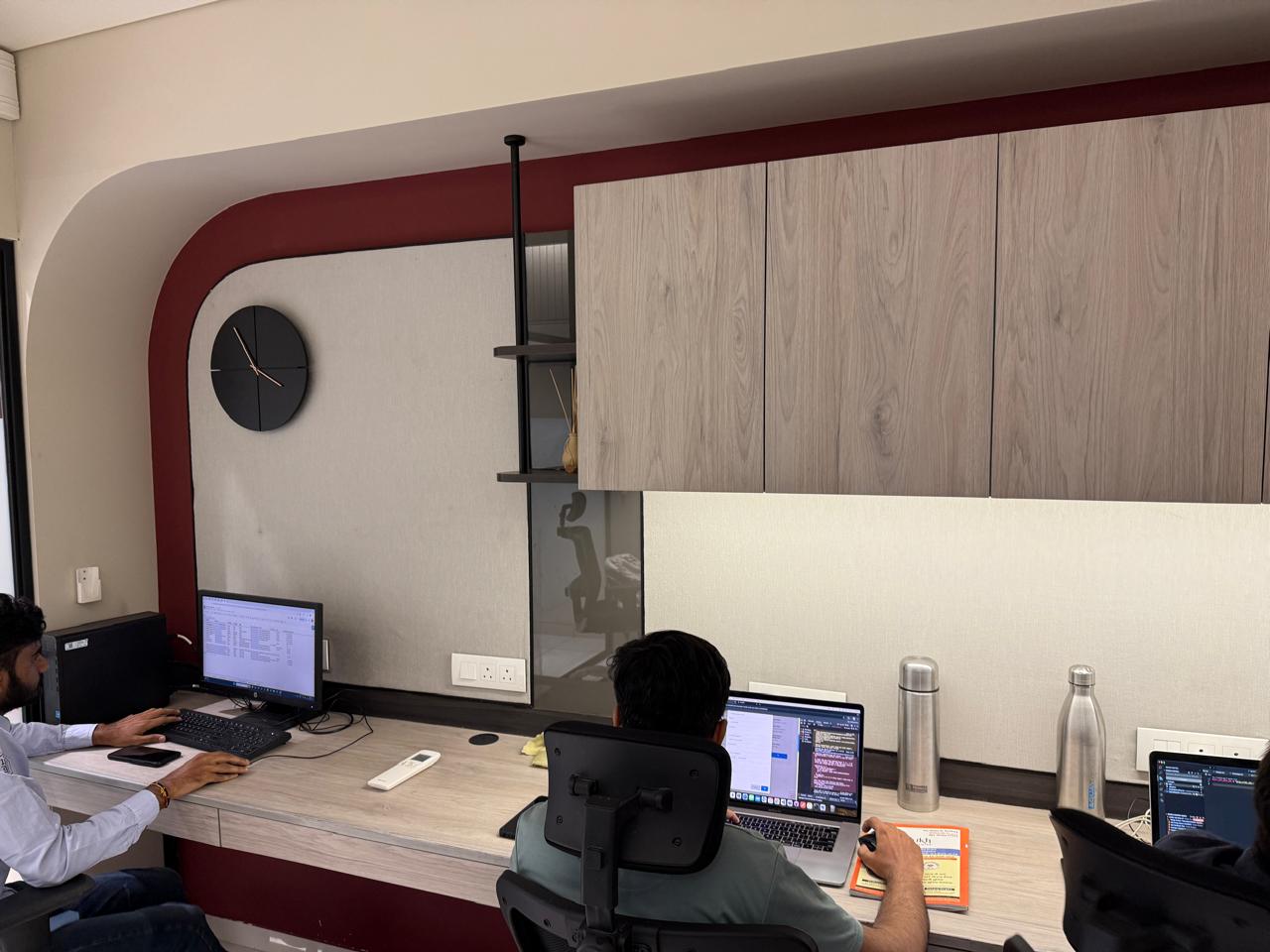 OFFICE 778 Sq.FT Commercial Office for Rent in Sindhubhavan Road Ahmedabad - Media 4