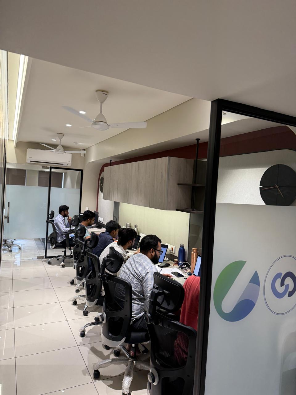 OFFICE 778 Sq.FT Commercial Office for Rent in Sindhubhavan Road Ahmedabad - Media 7