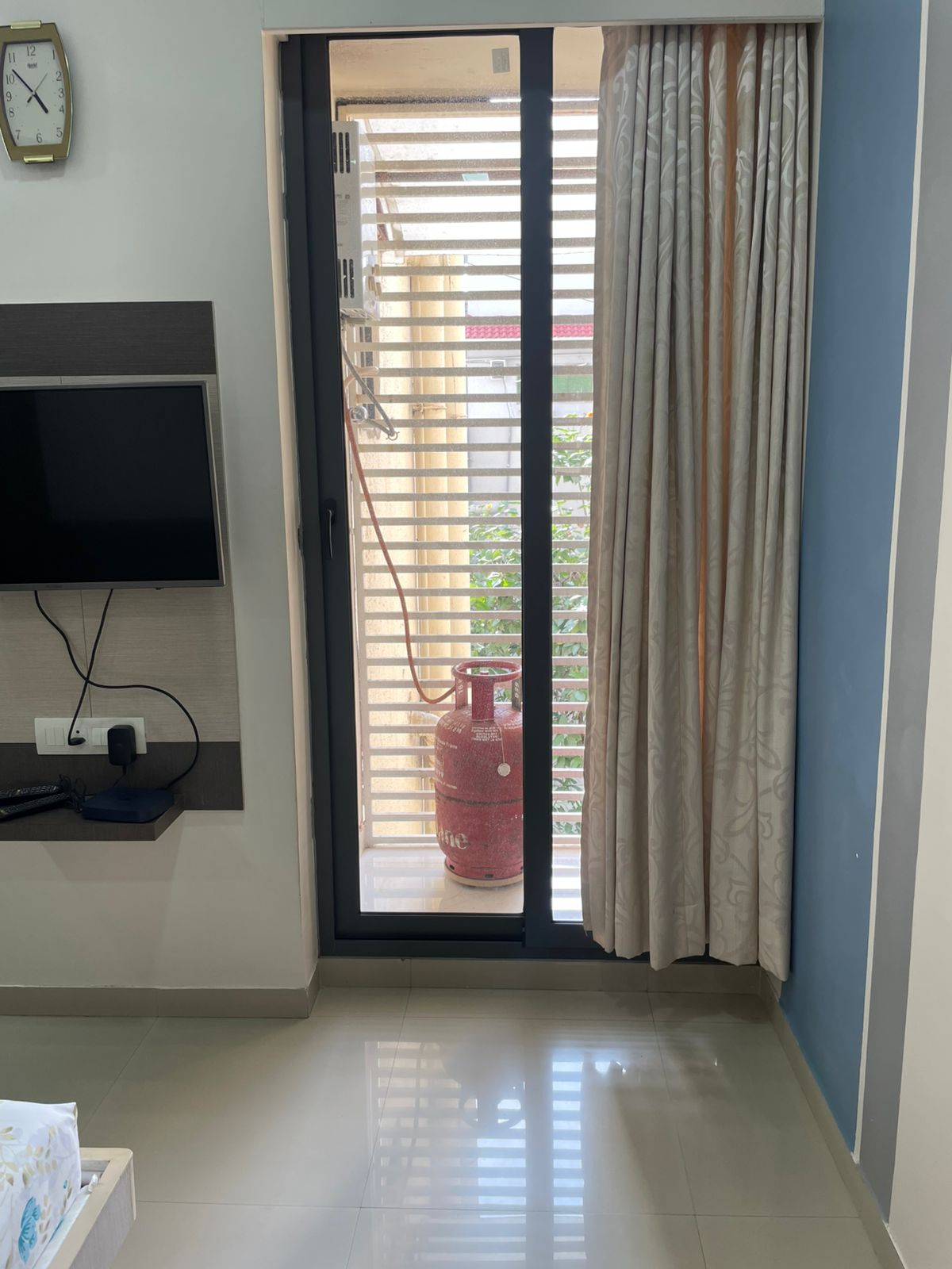 3 BHK 200 Sq.YRD Residential Flat for Sell in Thaltej Ahmedabad - Media 8