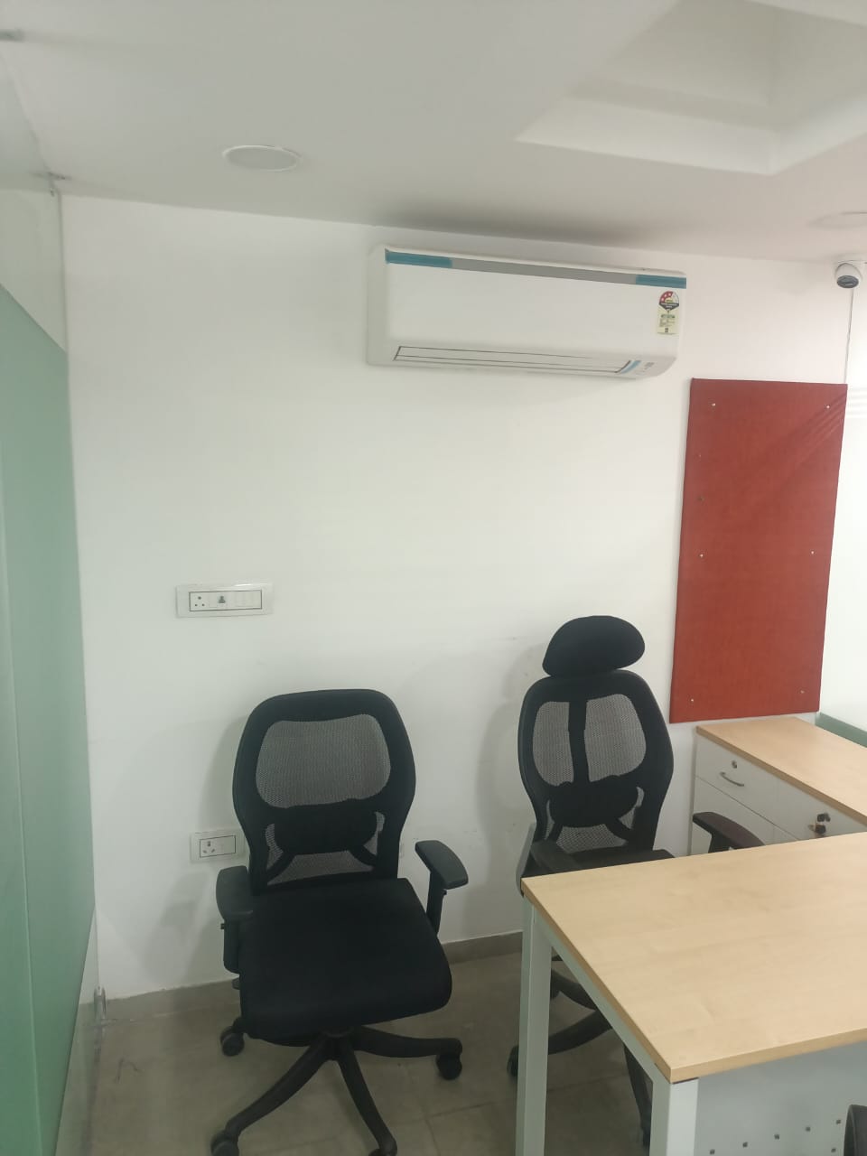 OFFICE 1200 Sq.FT Commercial Office for Rent in Gota Ahmedabad