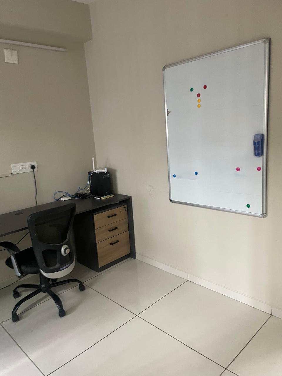 OFFICE 610 Sq.FT Commercial Office for Rent in Gota Ahmedabad - Media 8