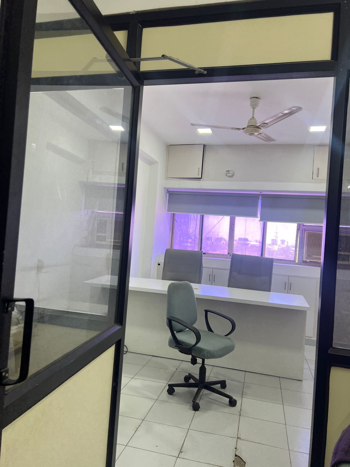 OFFICE 450 Sq.FT Commercial Office for Rent in Thaltej Ahmedabad - Media 4