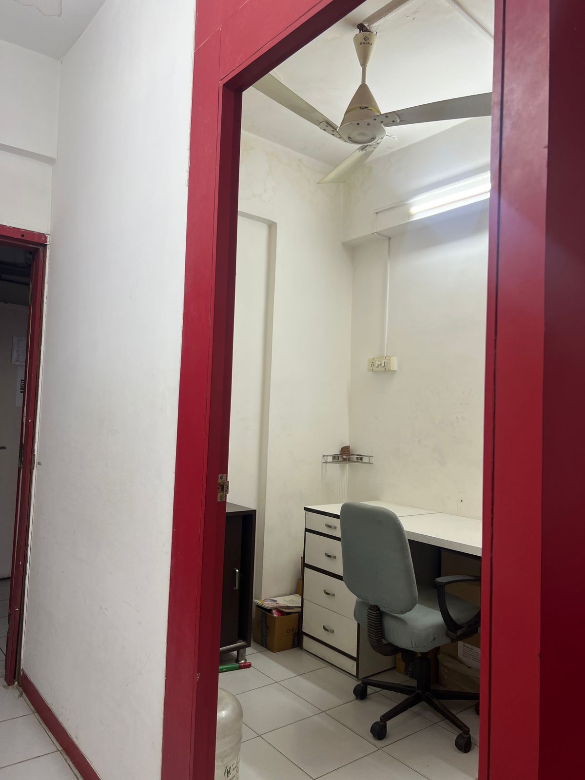 OFFICE 450 Sq.FT Commercial Office for Rent in Thaltej Ahmedabad
