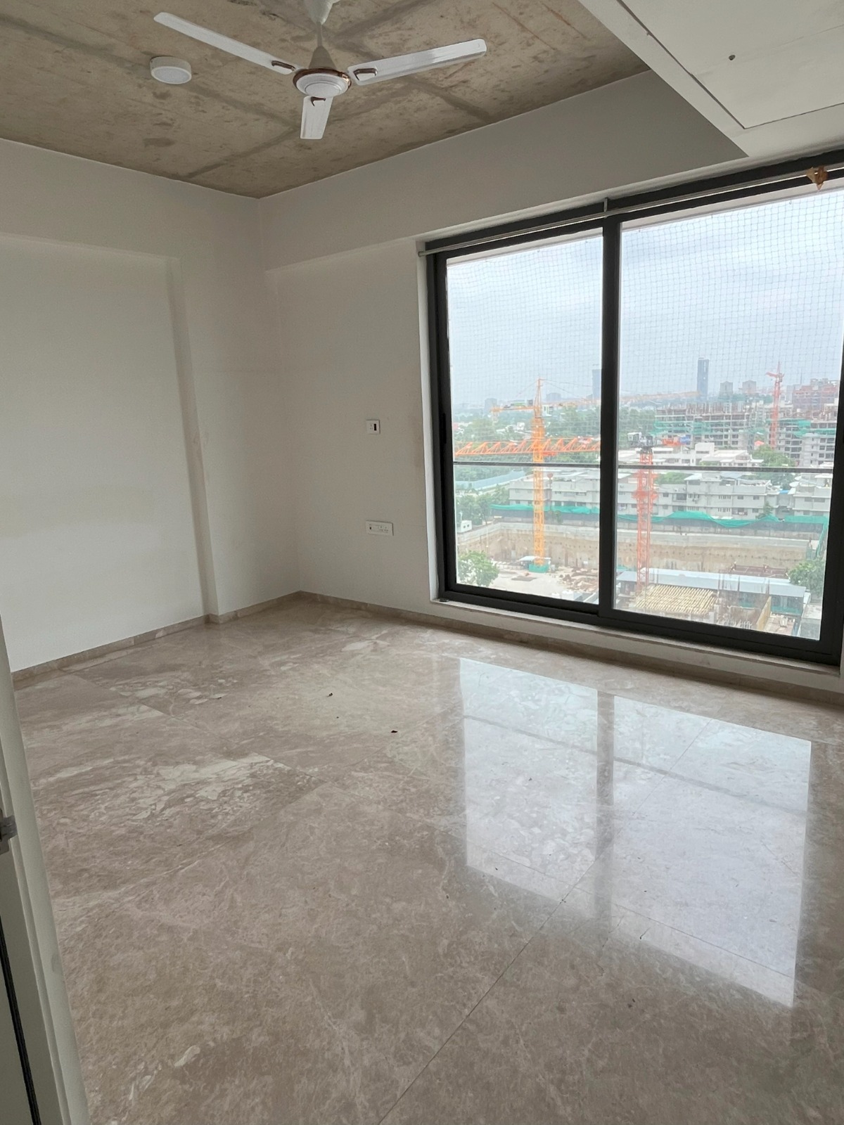 4 BHK 2810 Sq.FT Residential Flat for Sell in Thaltej Shilaj Road Ahmedabad - Media 3