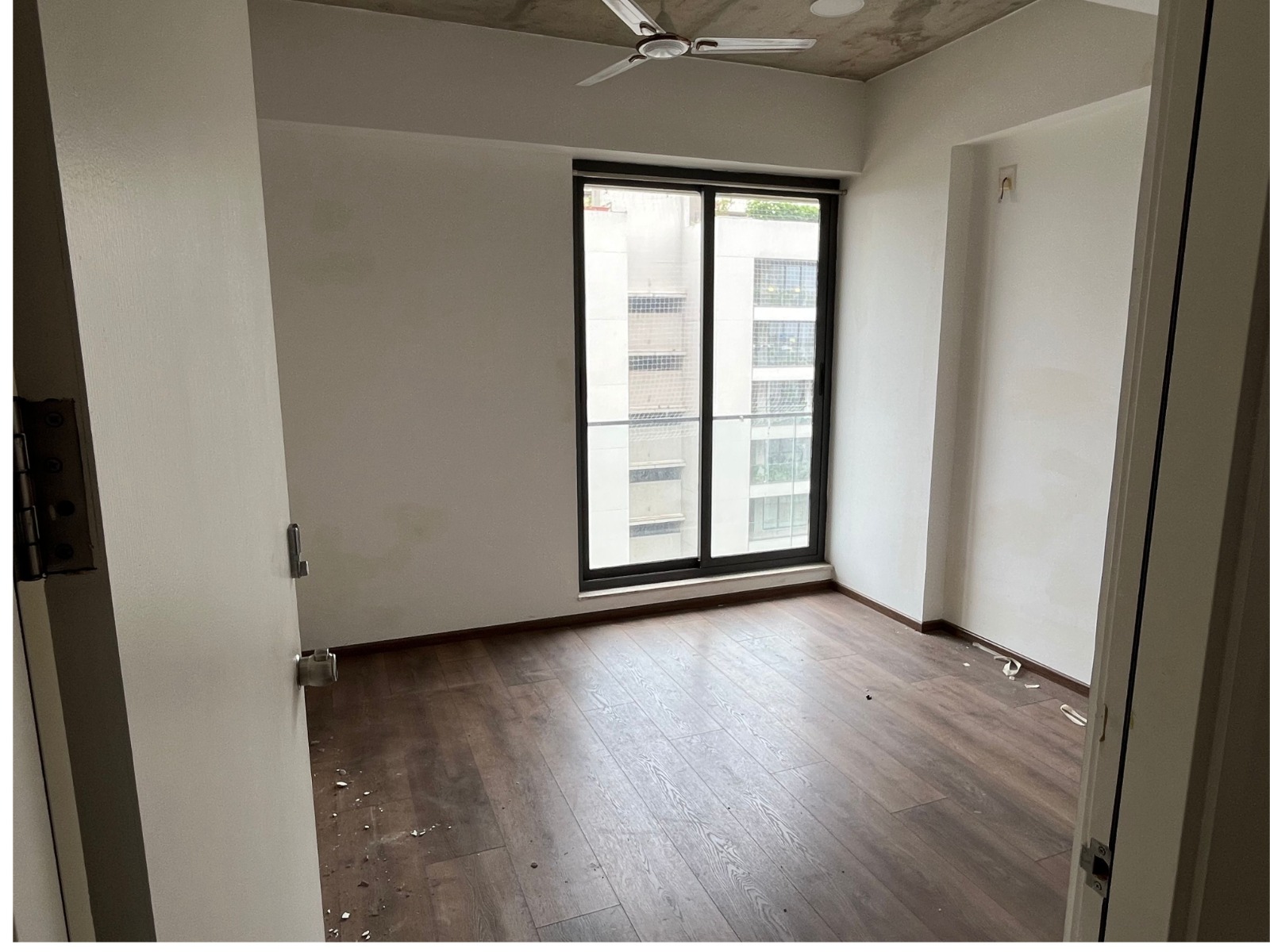 4 BHK 2810 Sq.FT Residential Flat for Sell in Thaltej Shilaj Road Ahmedabad - Media 5