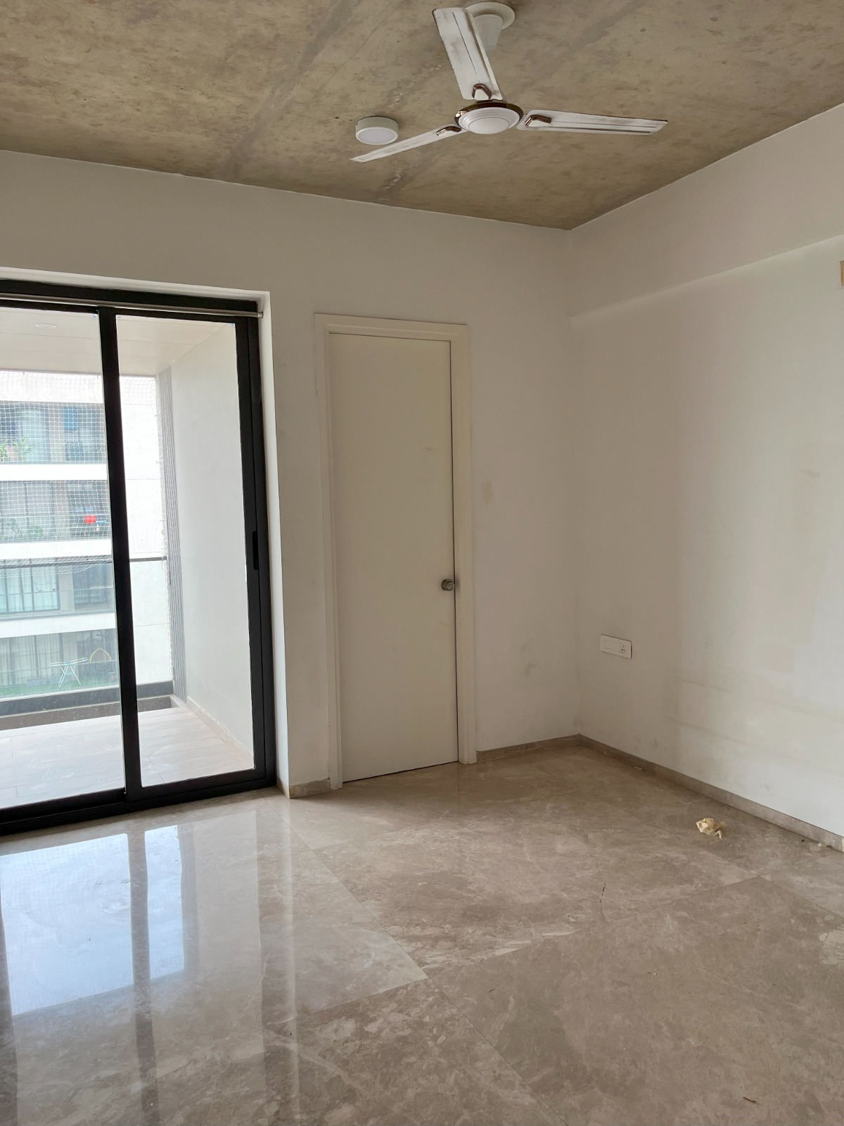 4 BHK 2810 Sq.FT Residential Flat for Sell in Thaltej Shilaj Road Ahmedabad - Media 6