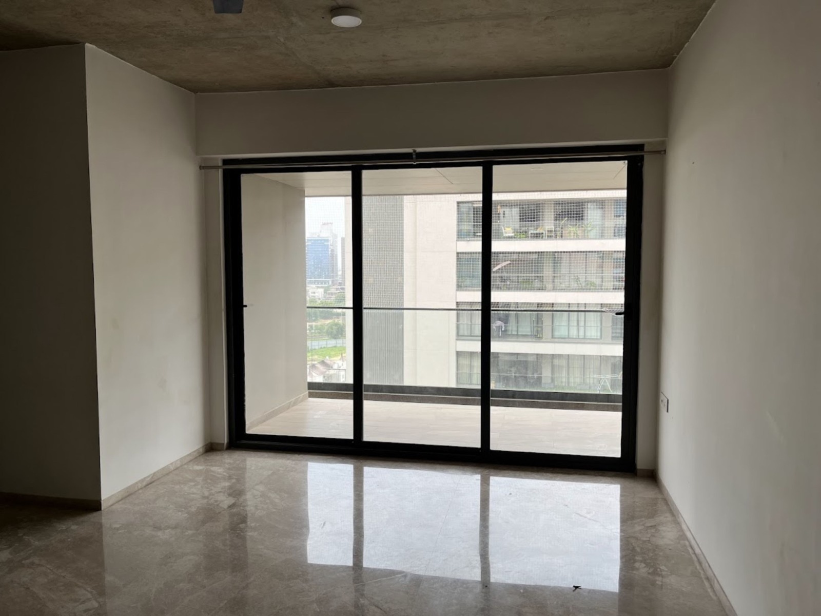 4 BHK 2810 Sq.FT Residential Flat for Sell in Thaltej Shilaj Road Ahmedabad - Media 7
