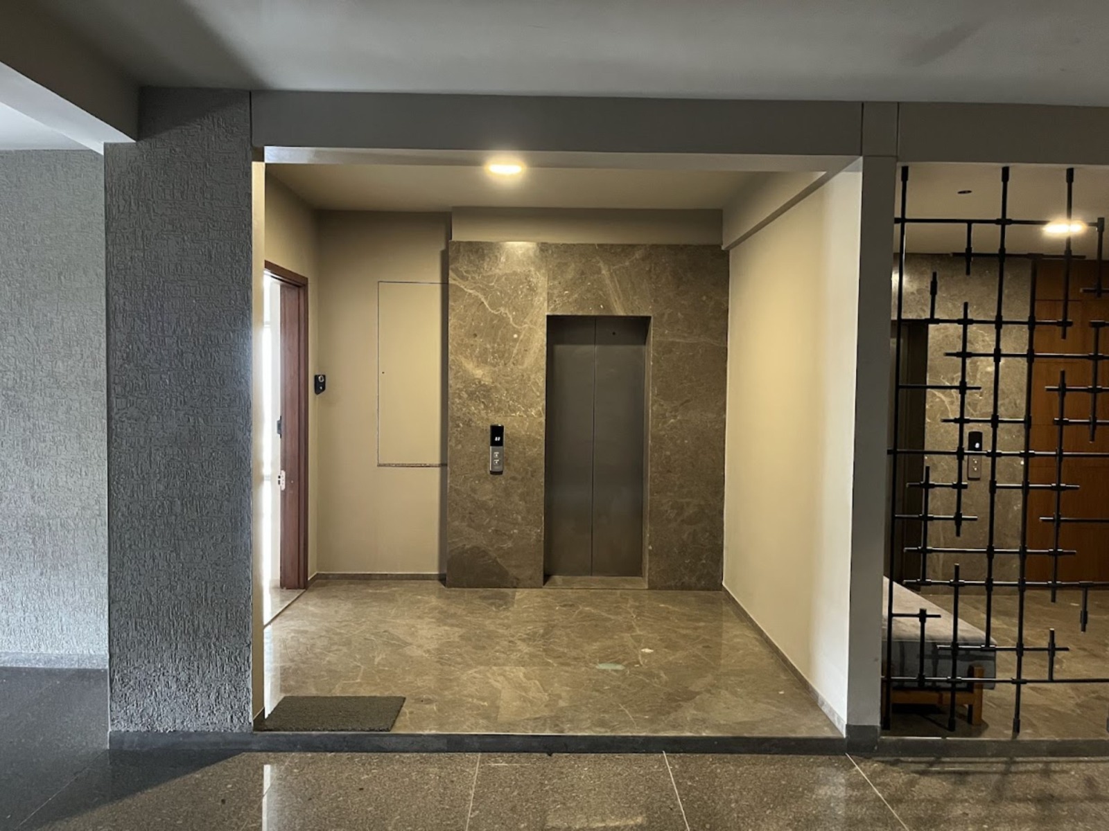 4 BHK 2810 Sq.FT Residential Flat for Sell in Thaltej Shilaj Road Ahmedabad - Media 8