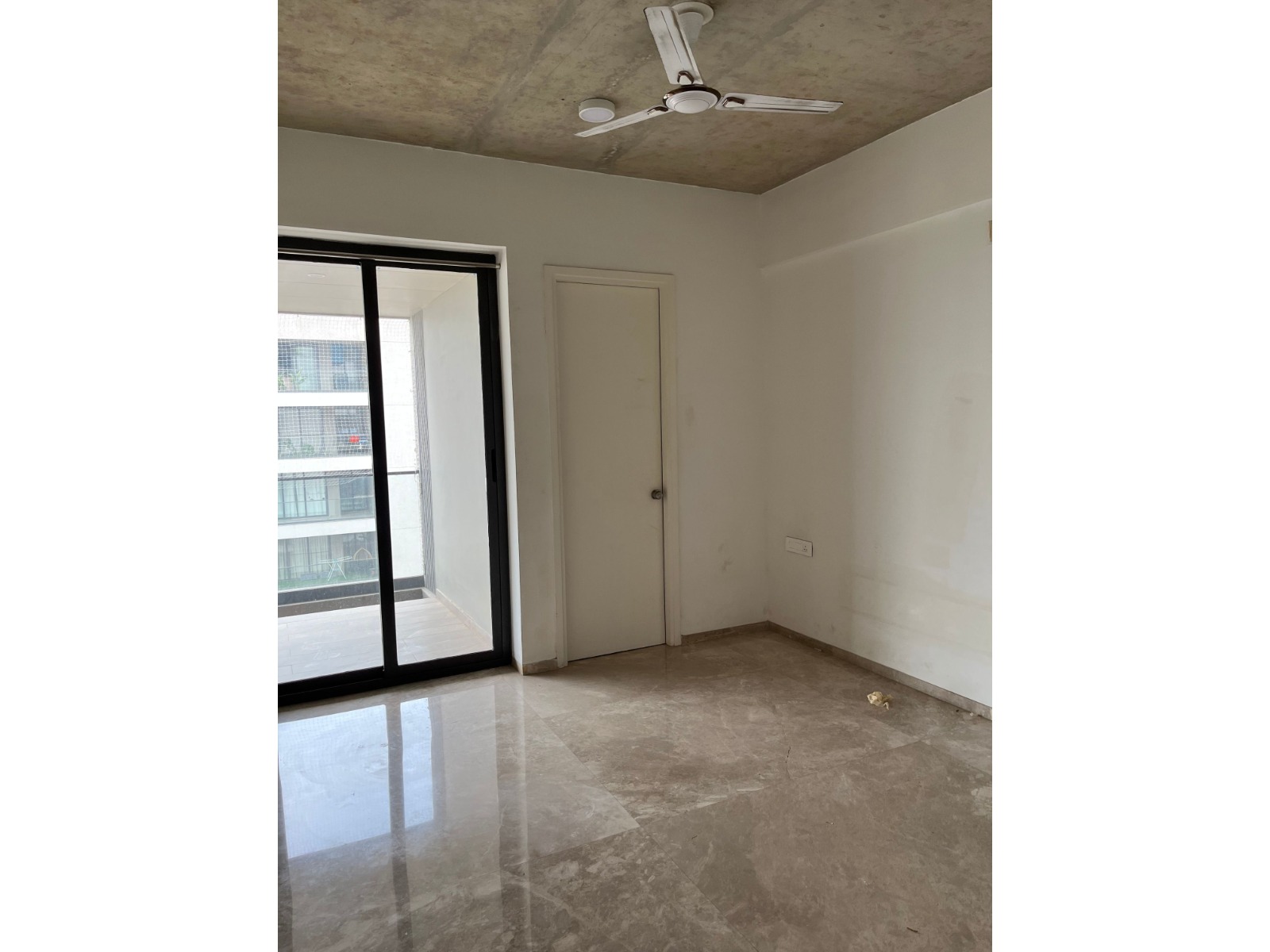 4 BHK 2810 Sq.FT Residential Flat for Sell in Thaltej Shilaj Road Ahmedabad - Media 9