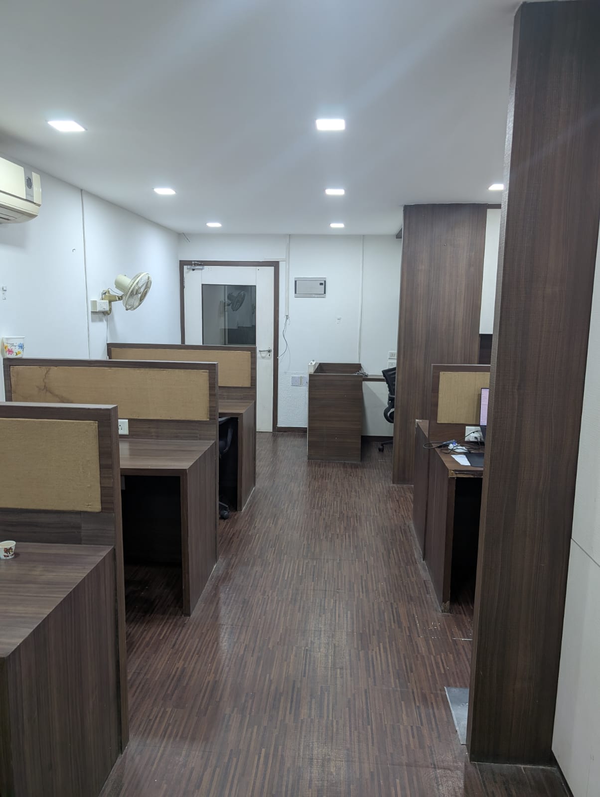 OFFICE 677 Sq.FT Commercial Office for Rent in Prahladnagar Ahmedabad - Media 2