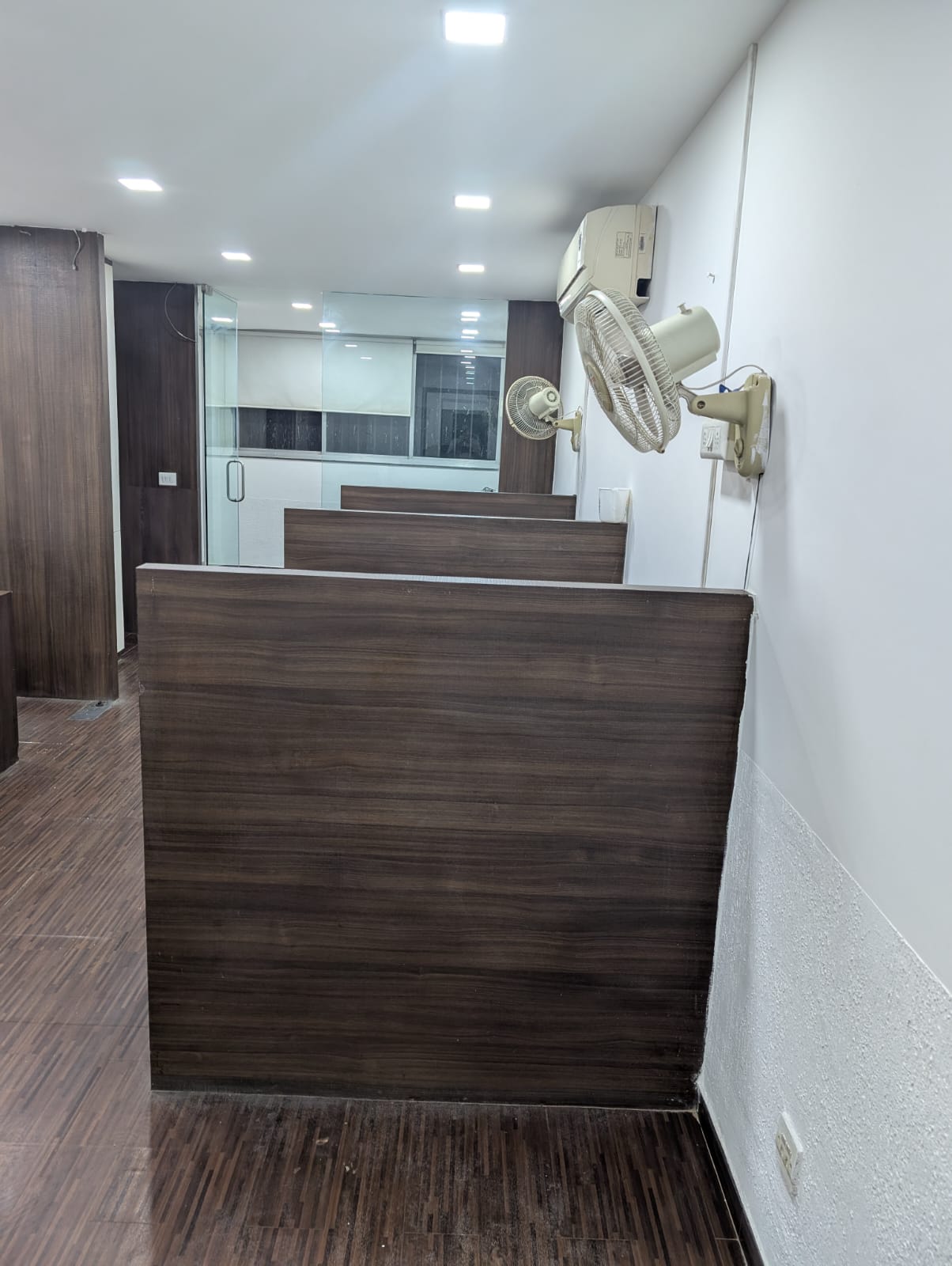 OFFICE 677 Sq.FT Commercial Office for Rent in Prahladnagar Ahmedabad - Media 7