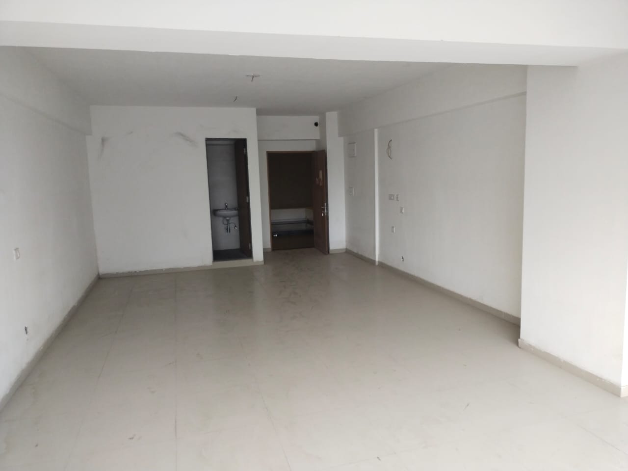 OFFICE 826 Sq.FT Commercial Office for Rent in Sp Ring Road Ahmedabad