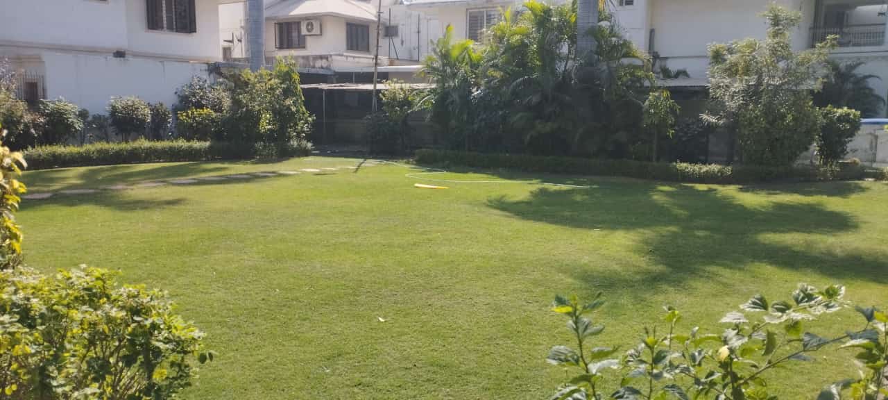 4 BHK 491 Sq.YRD Residential Bunglow for Sell in Thaltej Ahmedabad - Media 2