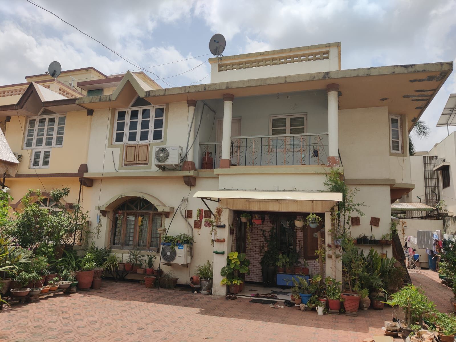 3 BHK 320 Sq.YRD Residential Bunglow for Sell in Rajpath Rangoli Road Ahmedabad - Media 3