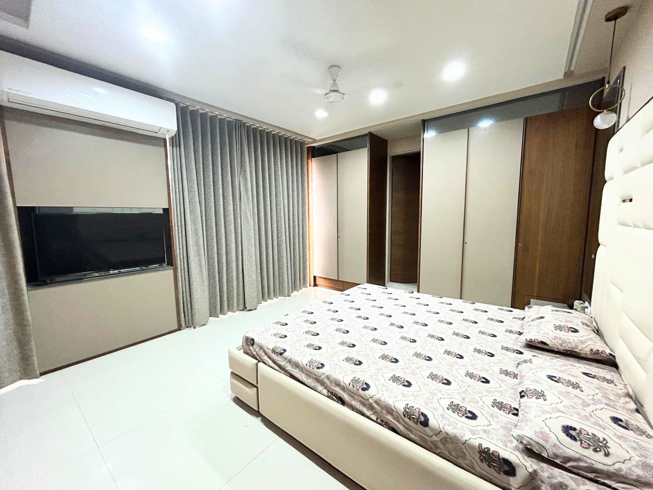 5 BHK 3850 Sq.FT Residential Duplex Apartment for Sell in Ambli Ahmedabad - Media 11