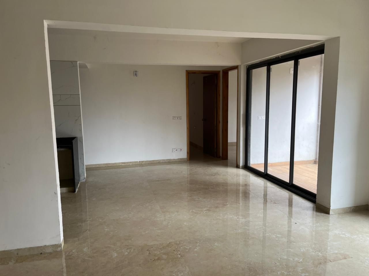 3 BHK 265 Sq.YRD Residential Flat for Sell in Vaishnodevi Circle Ahmedabad - Media 9