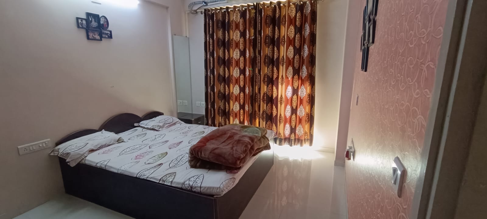 2 BHK 123 Sq.YRD Residential Flat for Sell in Vaishnodevi Circle Ahmedabad - Media 4