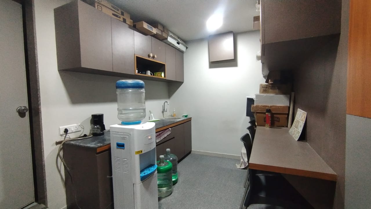 OFFICE 2036 Sq.FT Commercial Office for Rent in Shyamal Ahmedabad - Media 10