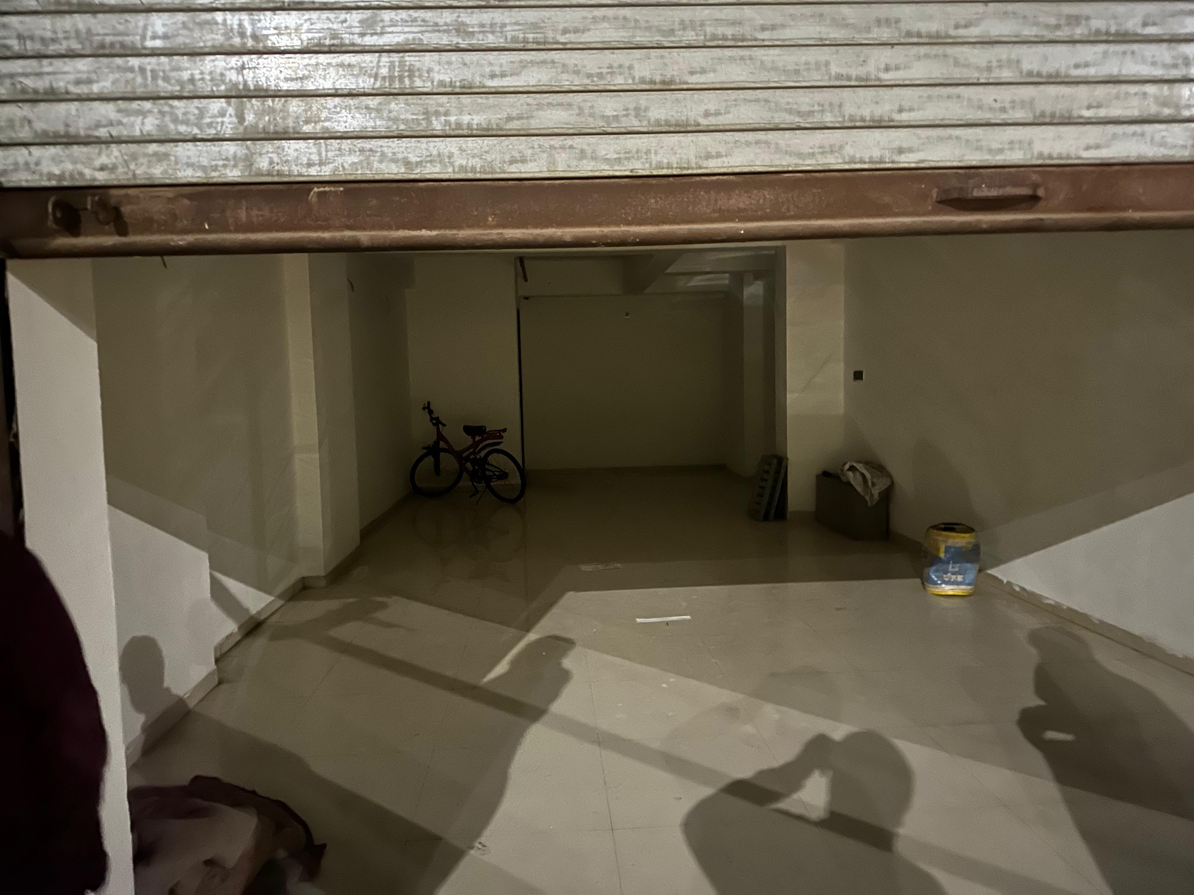 GROUND FLOOR 923 Sq.FT Showroom Ground Floor for Rent in Vaishnodevi Circle Ahmedabad - Media 3